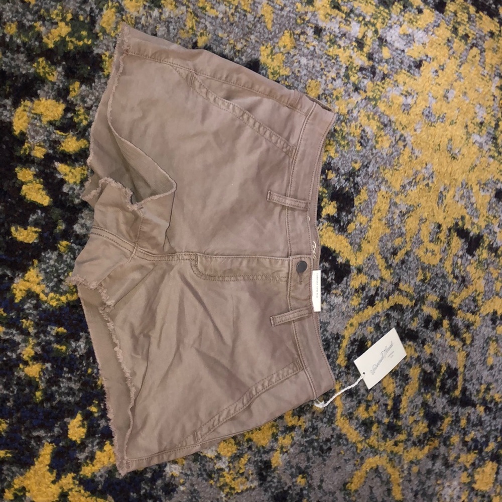 Khaki shorts never worn